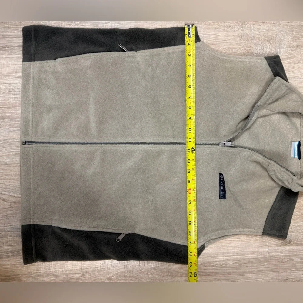 Columbia Men’s Fleece Vest Size M Taupe Gray Zip Up Outdoor Hiking Layer Warm